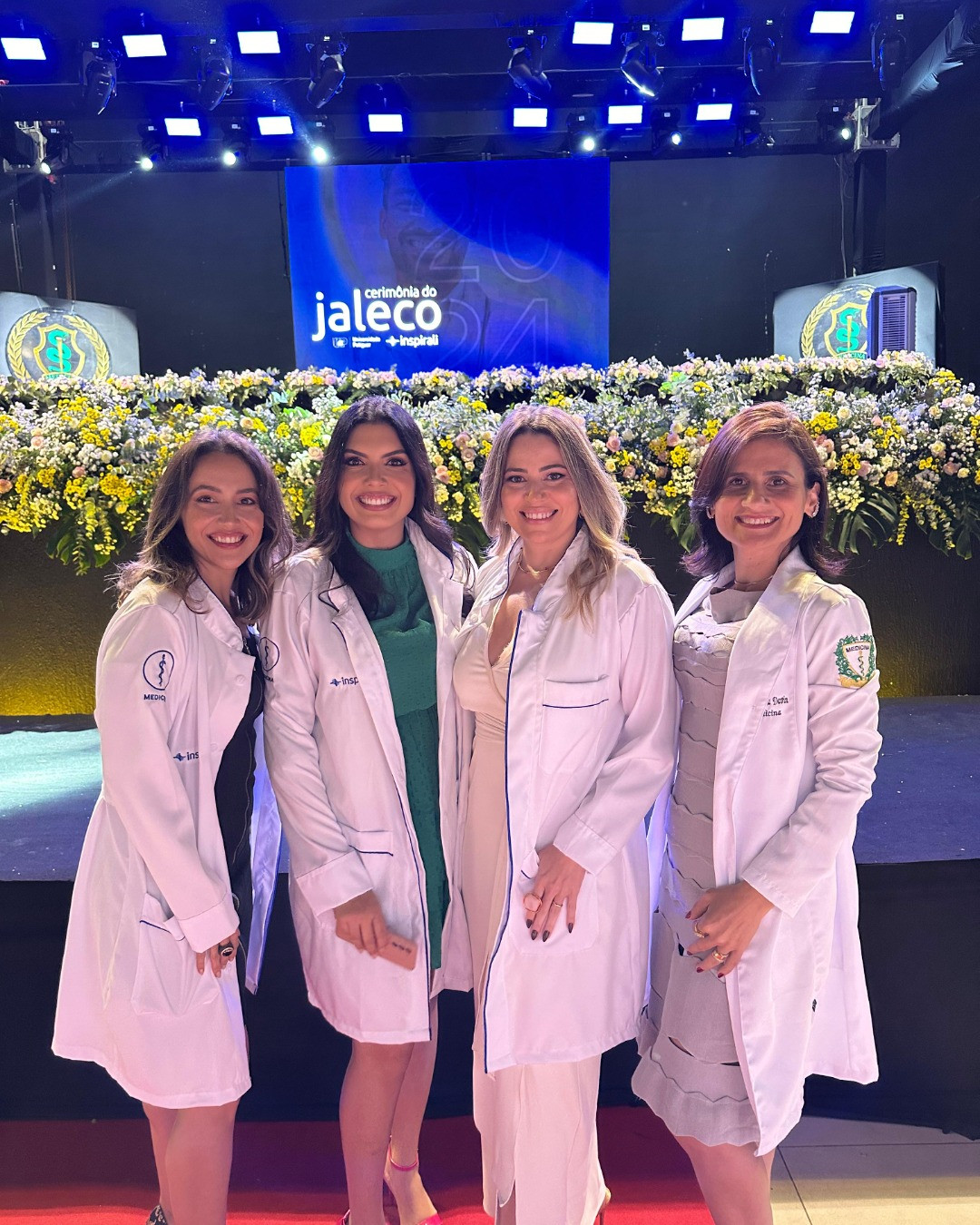 Ana Larissa em um registro com pessoas queridas